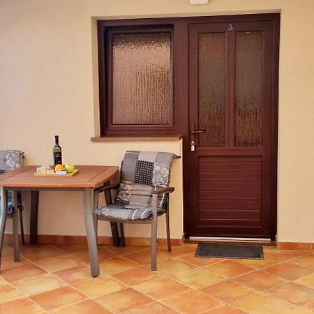 Bed and breakfast Nadija 3*